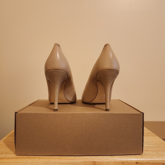 Never worn Nine West Flax Tan Leather Heels - Picture 3 of 4
